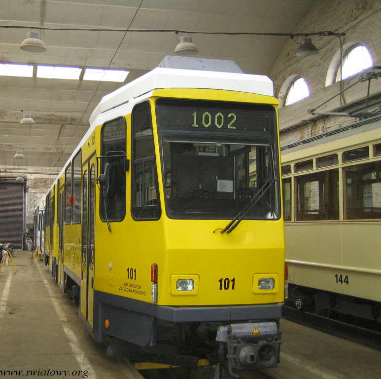 Pierwsze zdjęcie Tatry z numerem #101. Numer ex berliński 7021. Zdjęcie wykonane na terenie zajezdni Pogodno w dniu 7.11.2006 roku.
