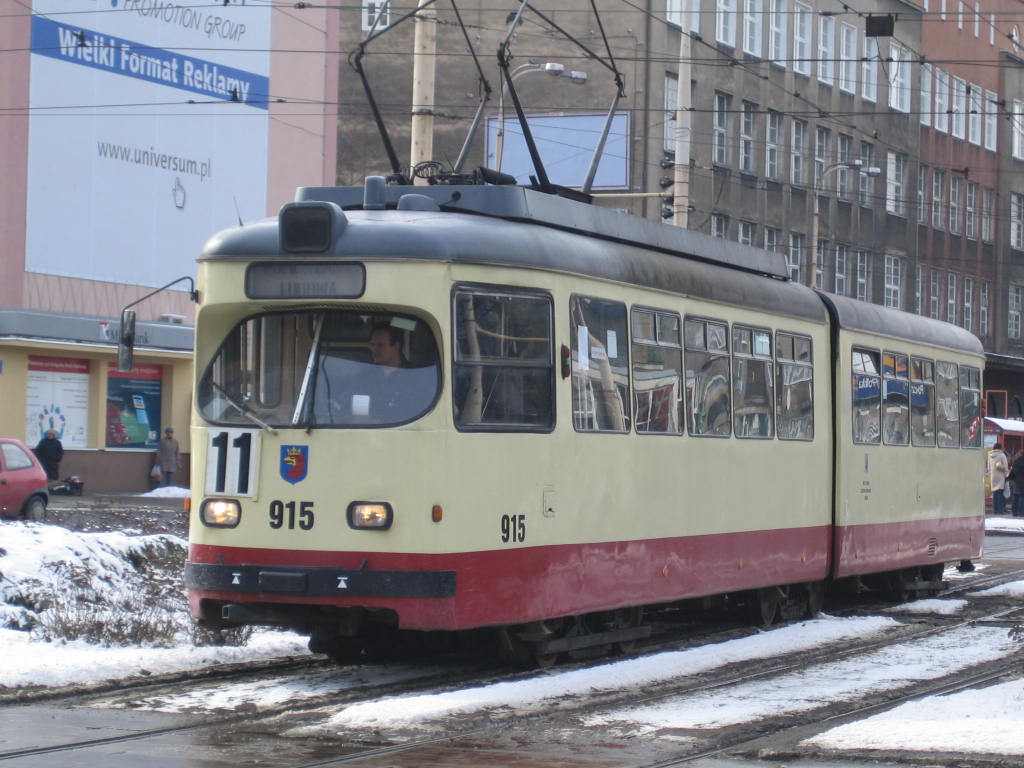 GT6 na przystanku placu Rodła. Foto: Janusz Światowy