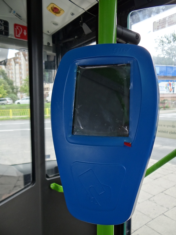 foto:Janusz Światowy, kasownik do biletu elektronicznego zamontowany w autobusie Solaris 2211