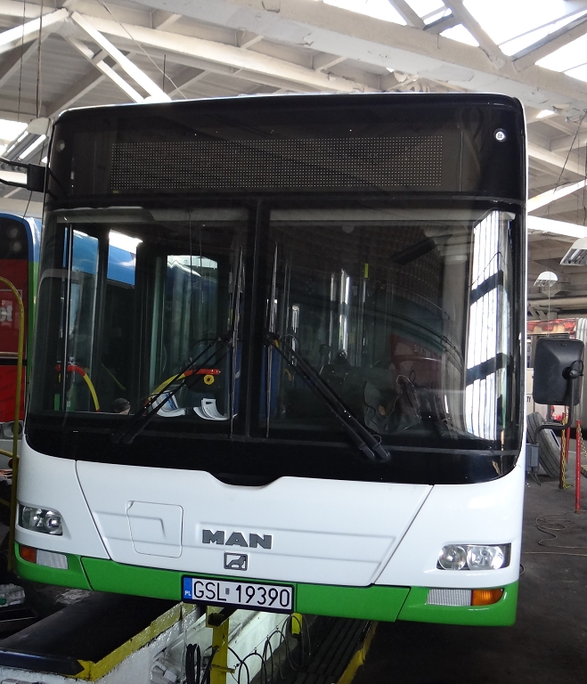 foto: Janusz Światowy, autobus na kanale, przygotowania - 10 marca 2014
