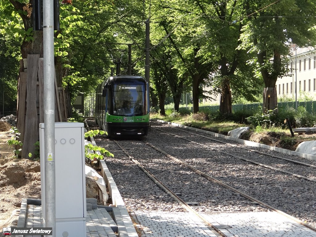 foto: Autor nieznany, z archiwum MZK, róg Wojska Polskiego a Obrońców Stalingradu - lata 50 XX wieku
